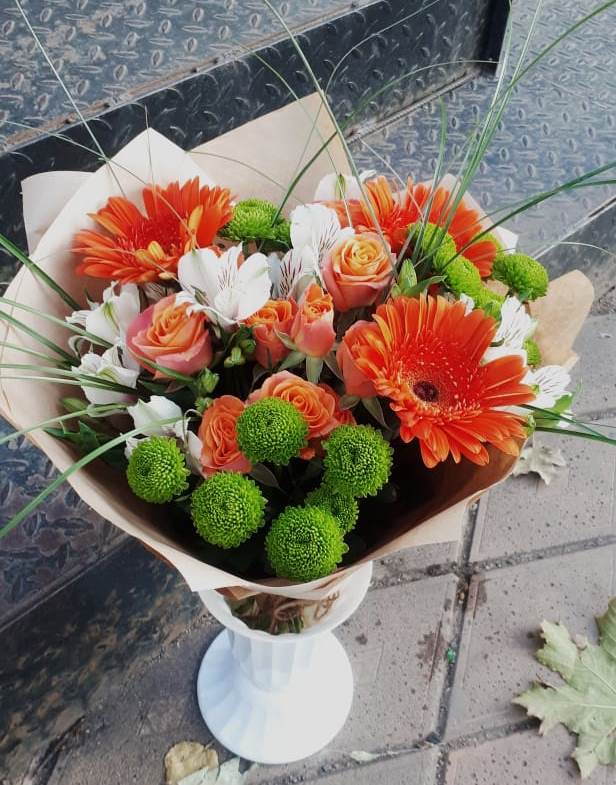 Букет цветов из: Герберы, Хризантемы, Альстромерии и Розы в Вилино