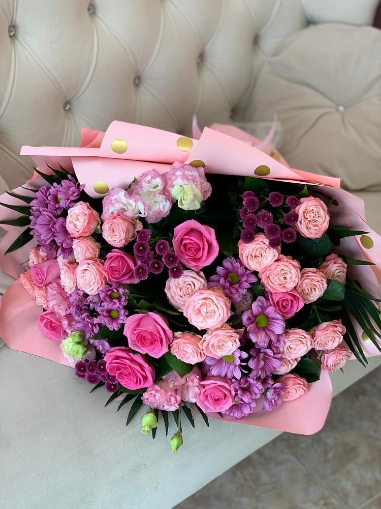 Букет цветов из: Хризантемы, Розы и Лизиантусы в Вилино