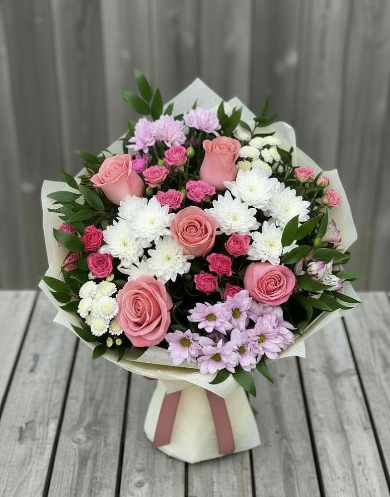 Букет цветов из: Альстромерии, Гвоздики, Розы и Хризантемы в Вилино