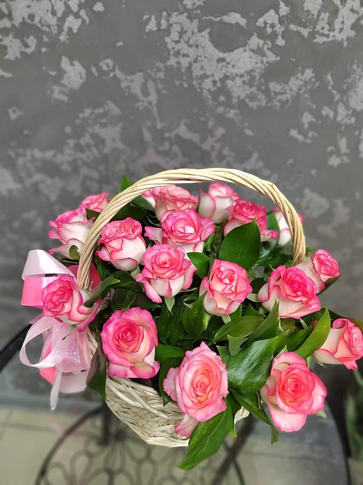 Цветочная композиция из Розы в корзине в Вилино