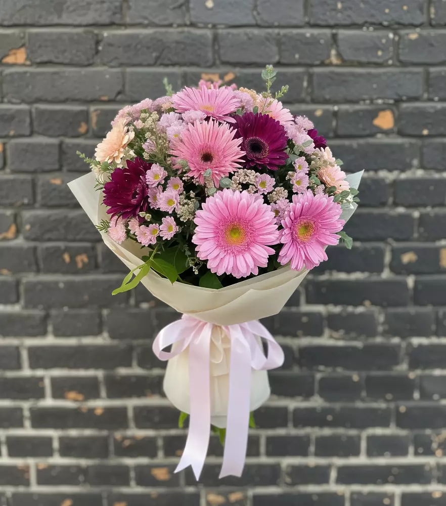 Букет цветов из: Герберы и Хризантемы в Вилино