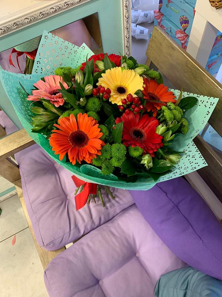 Букет цветов из: Герберы, Хризантемы и Альстромерии в Вилино