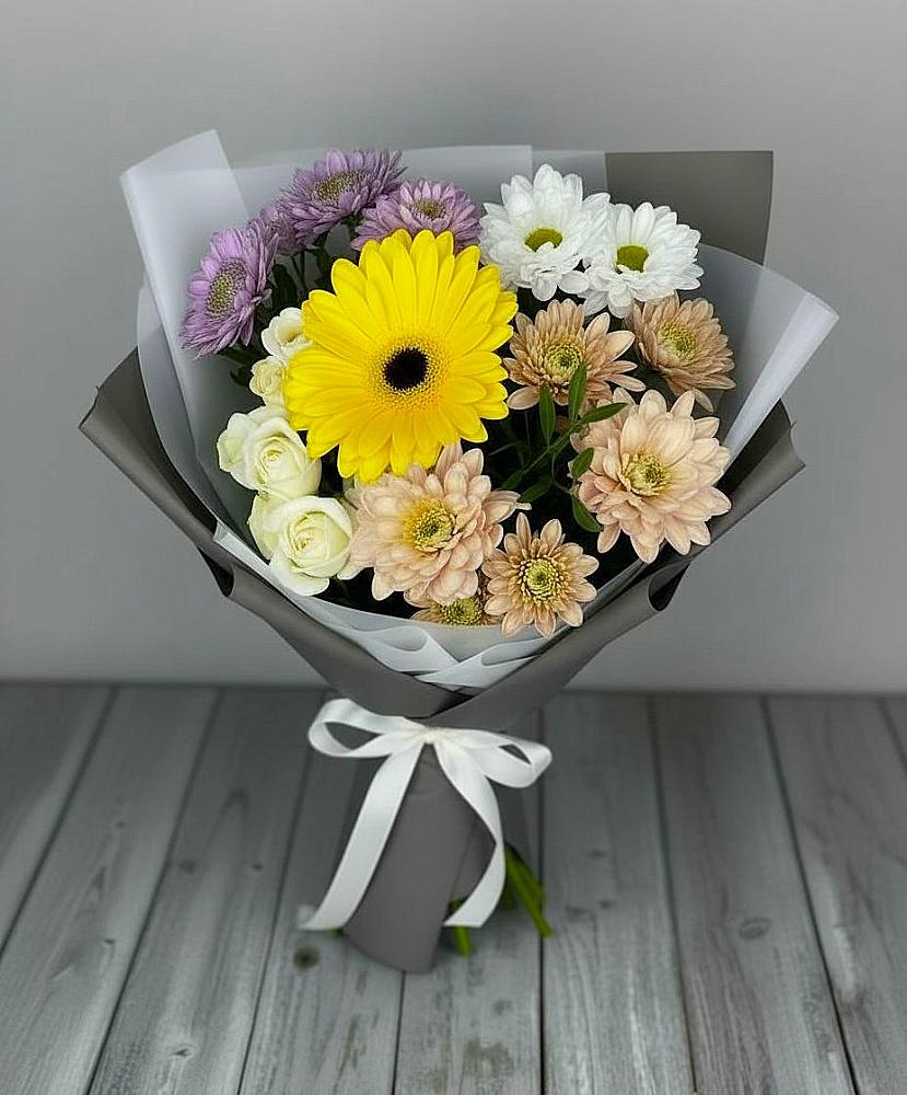 Букет цветов из: Розы, Герберы и Хризантемы в Вилино