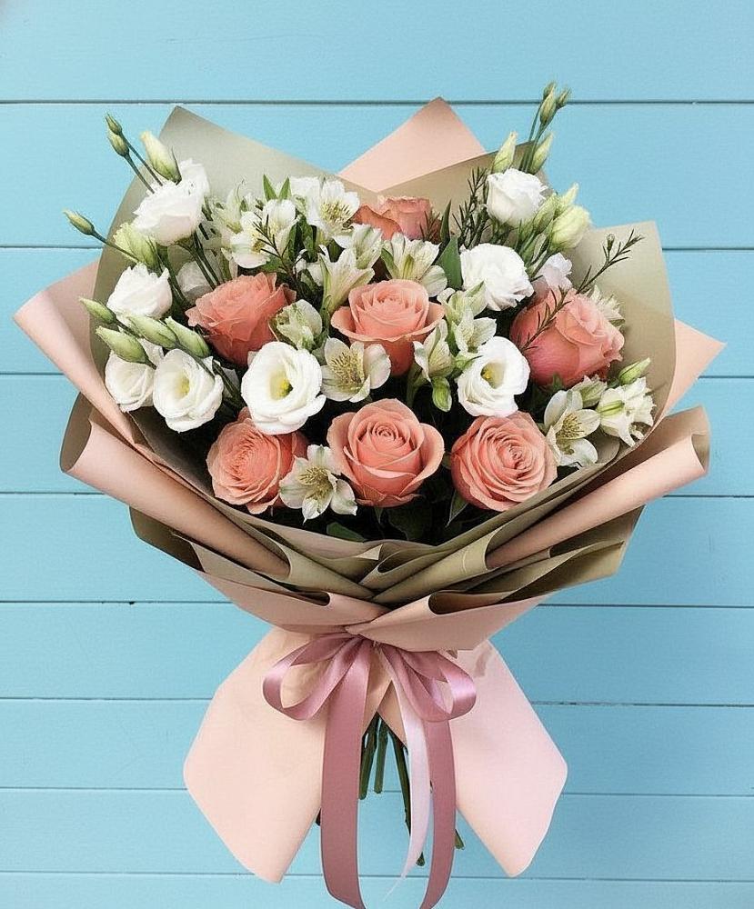 Букет цветов из: Розы, Альстромерии и Лизиантусы в Вилино