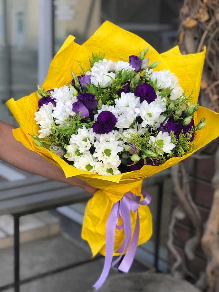 Букет цветов из: Ирисы, Хризантемы и Ромашки в Вилино