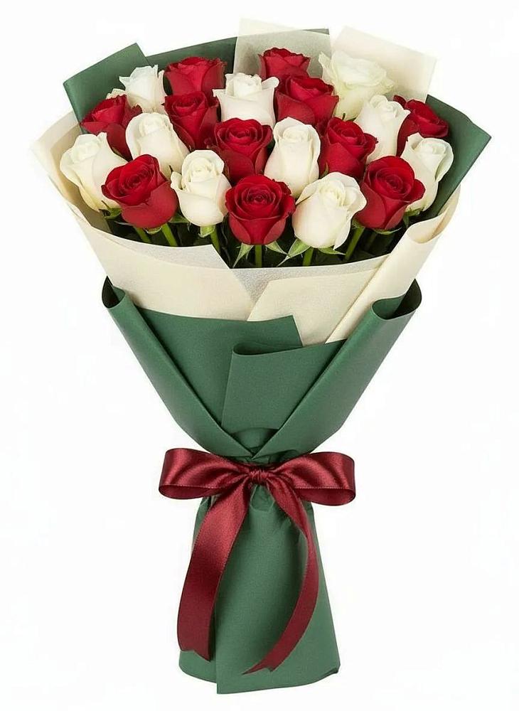 Букет Микс из красных и белых роз в Вилино