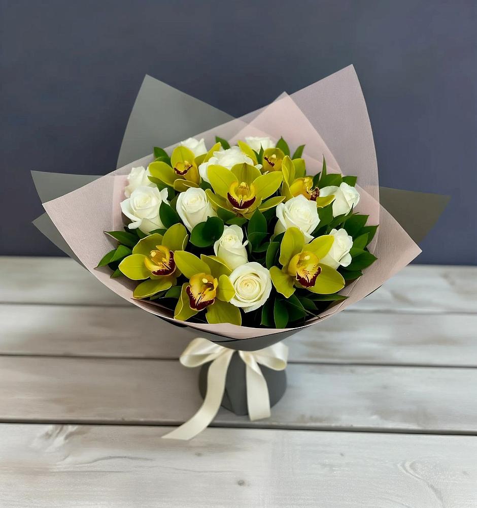 Букет цветов из: Орхидеи и Розы в Вилино