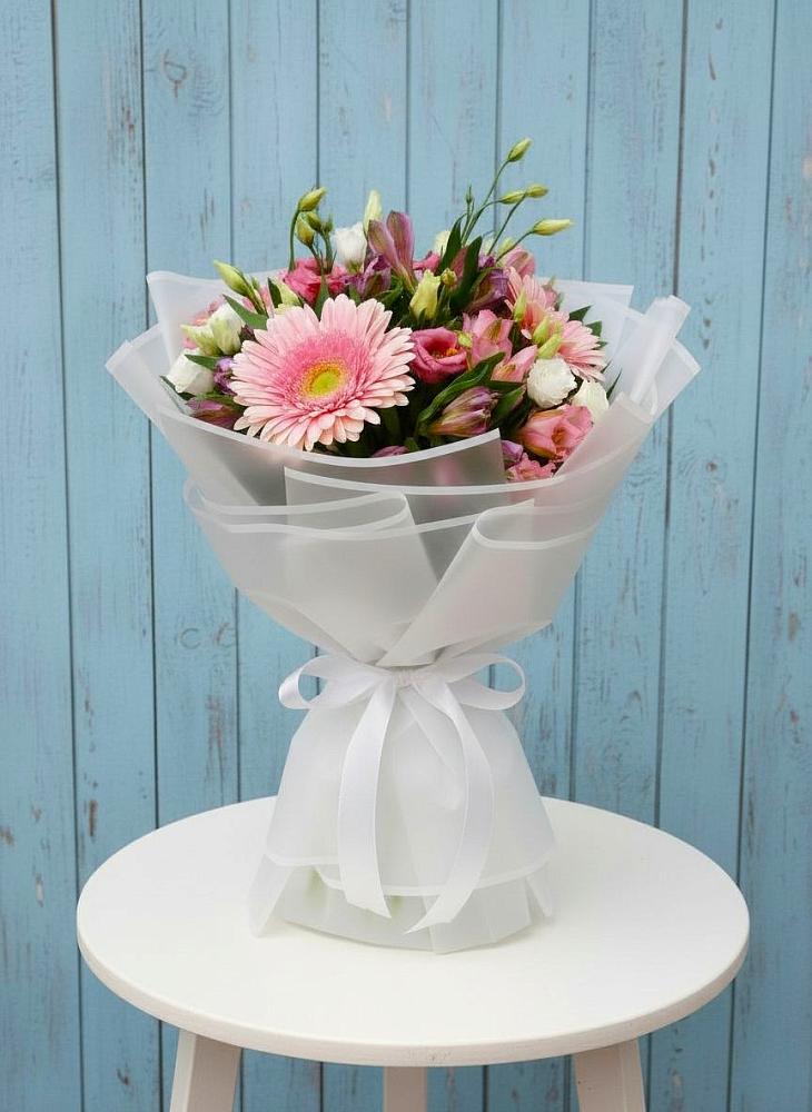 Букет цветов из: Герберы, Альстромерии и Лизиантусы в Вилино