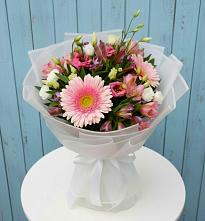 Букет цветов из:  Герберы, Альстромерии и Лизиантусы #REPLACE_PRED# Вилино