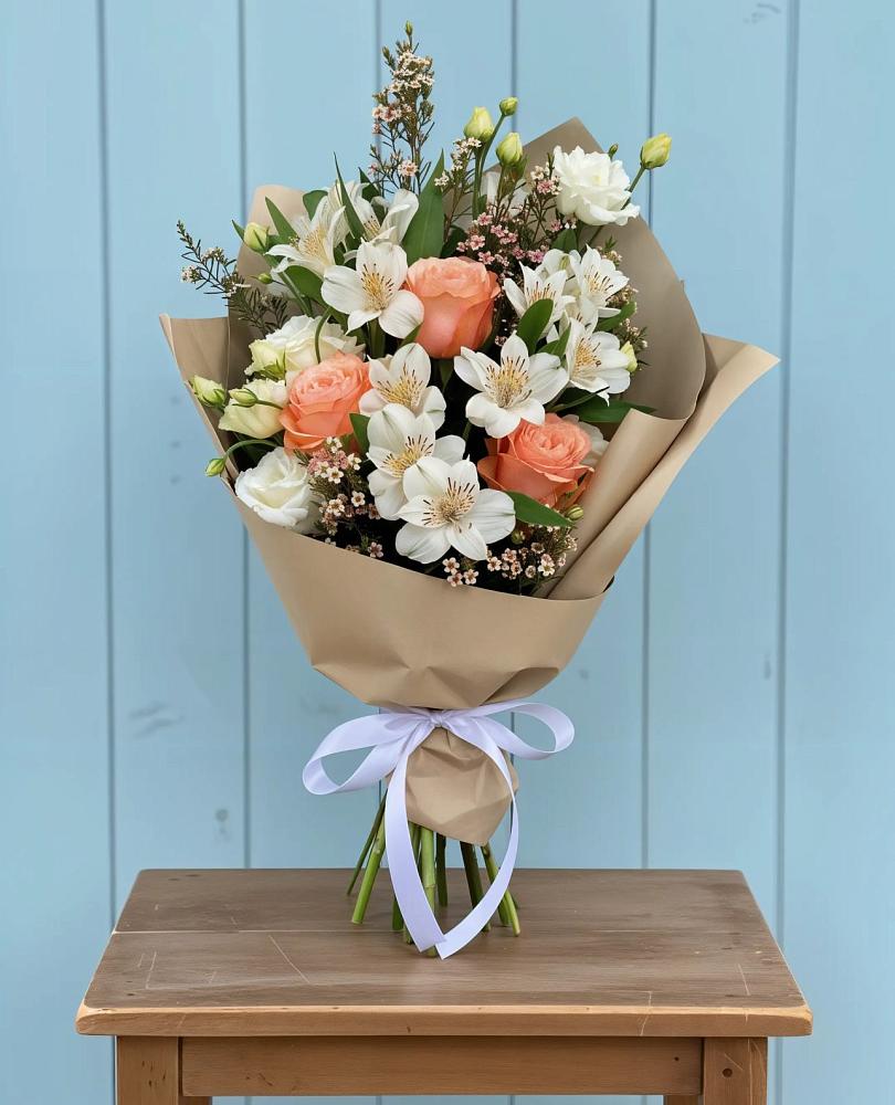 Букет цветов из: Альстромерии, Лизиантусы, Розы и Хризантемы в Вилино