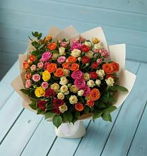 Букет Микс из разноцветных кустовых роз в Вилино